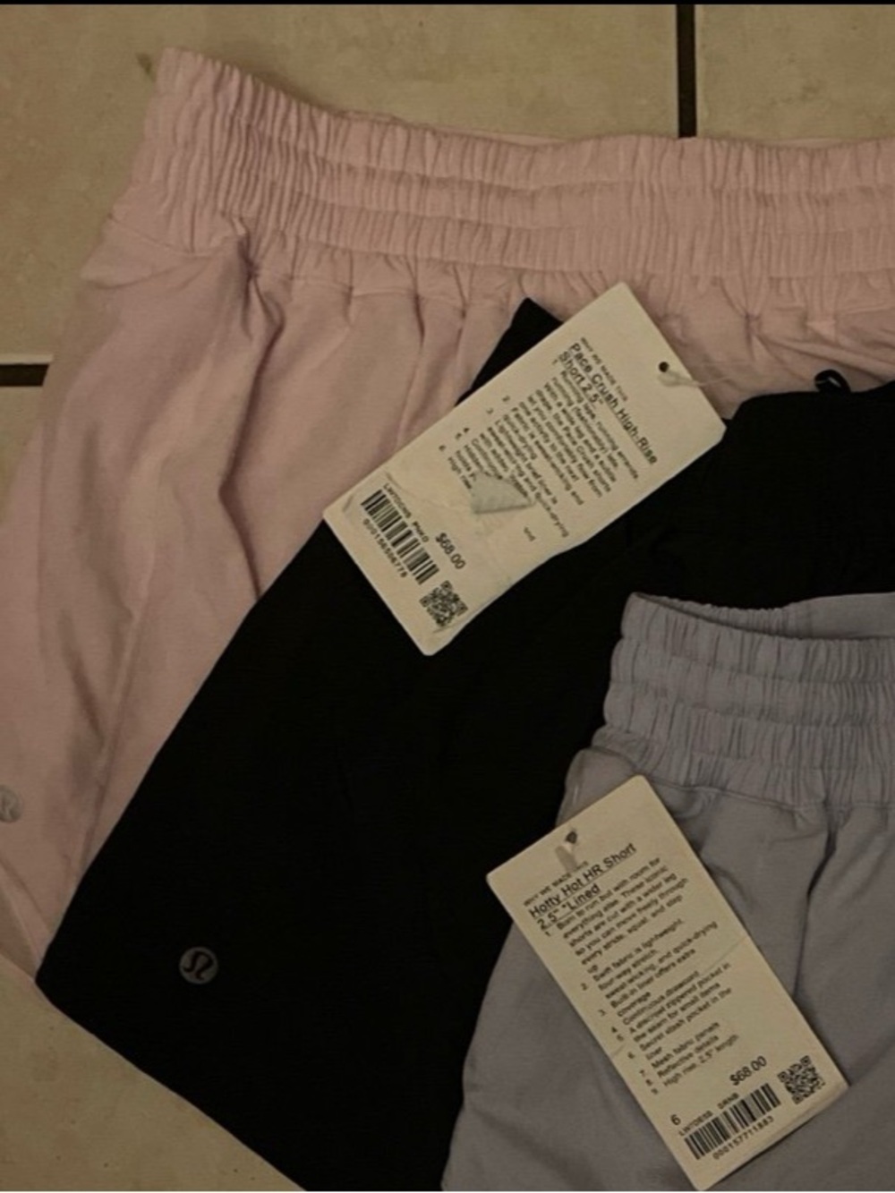 SOLD OUT Lululemon pink hotty hot shorts 4” size 6 - Picture 3 of 16